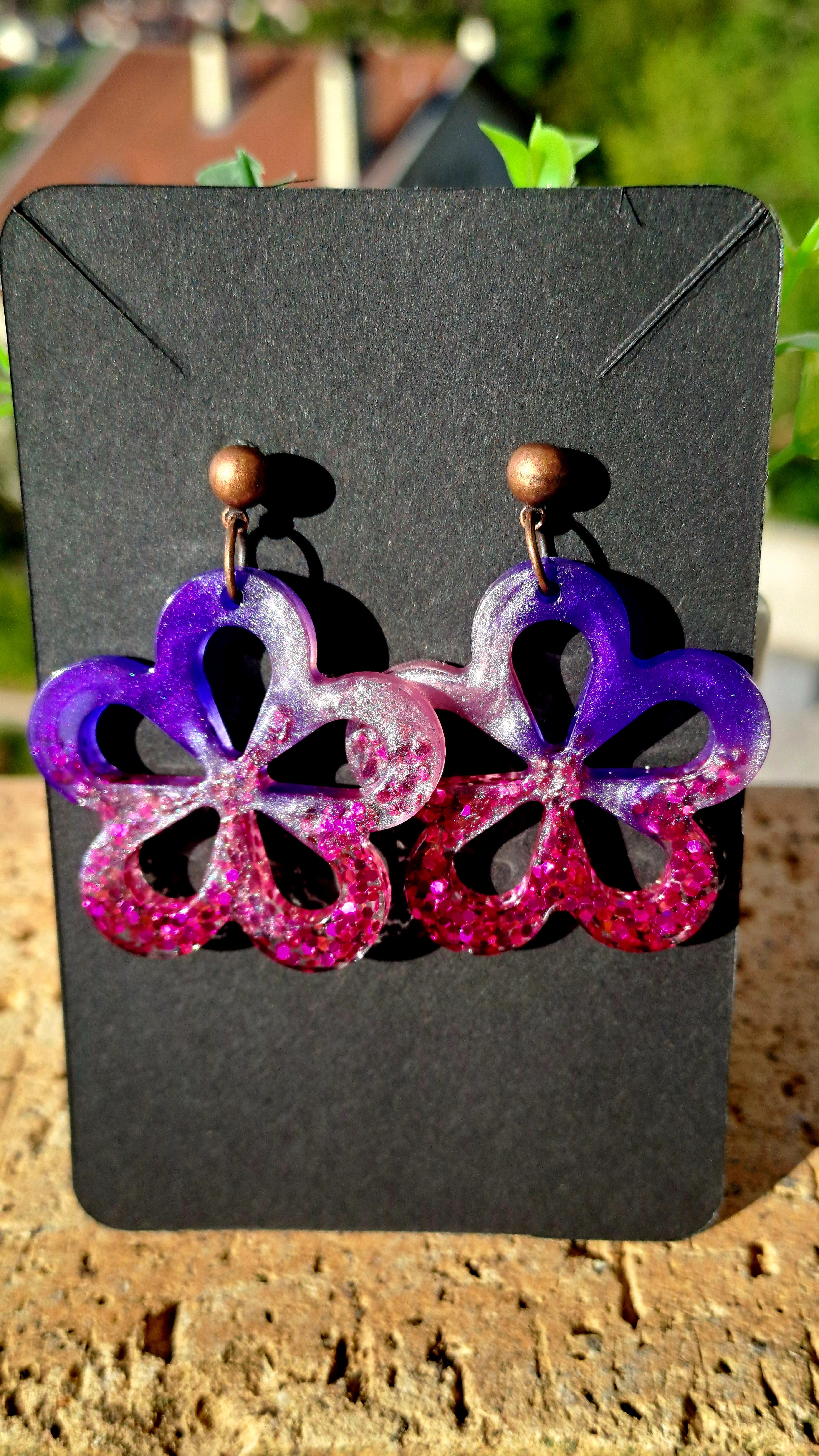 Boucles d'oreilles artisanales violet rose paillettes