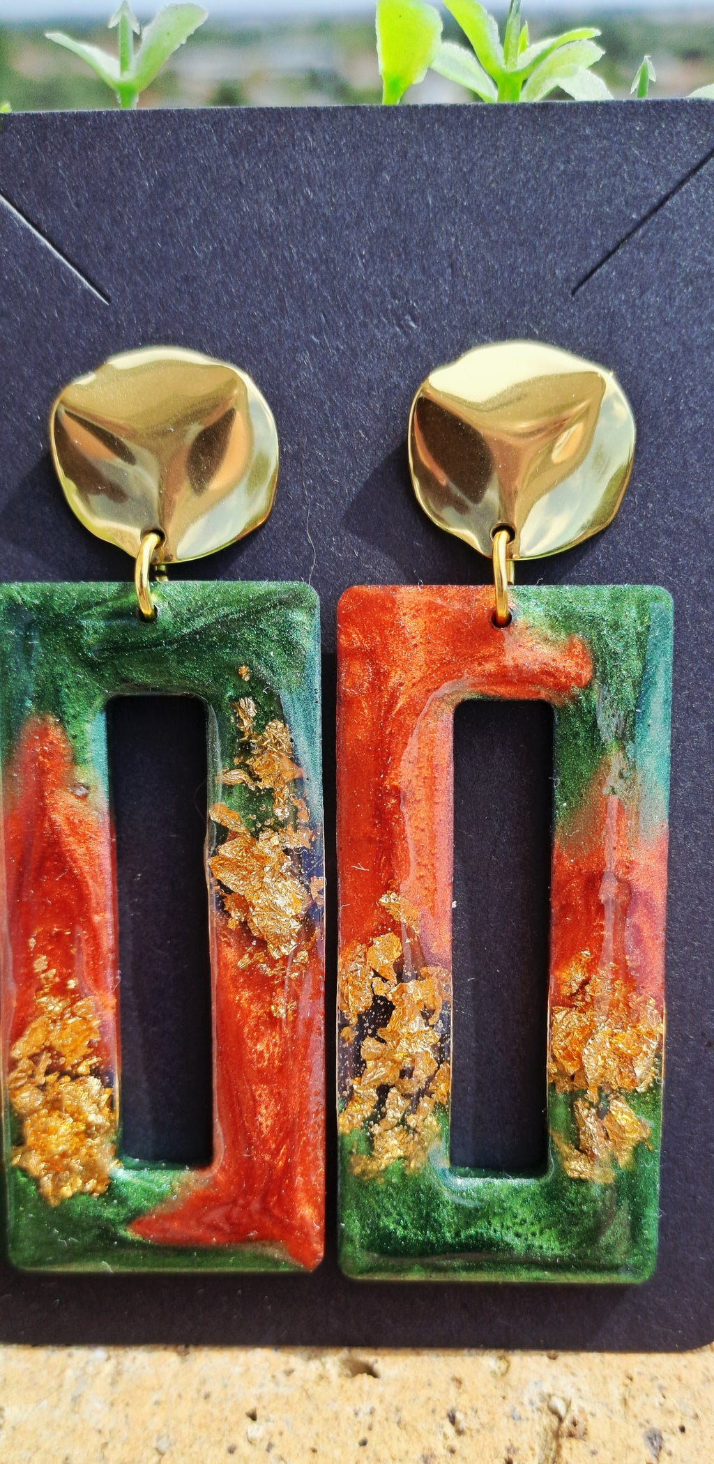 Boucles d'oreilles artisanales vert, brique et doré