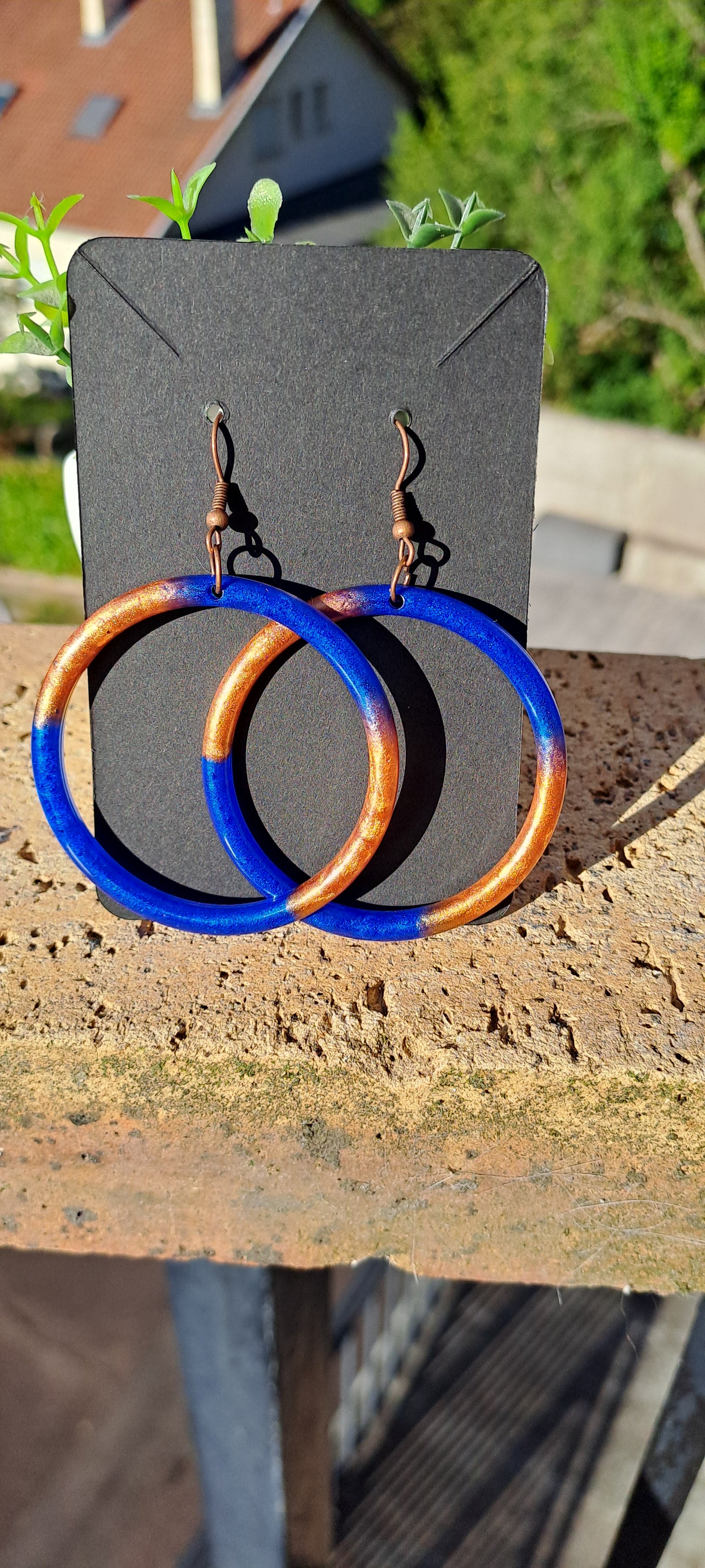 Boucles d'oreilles artisanales créoles bleu et cuivre