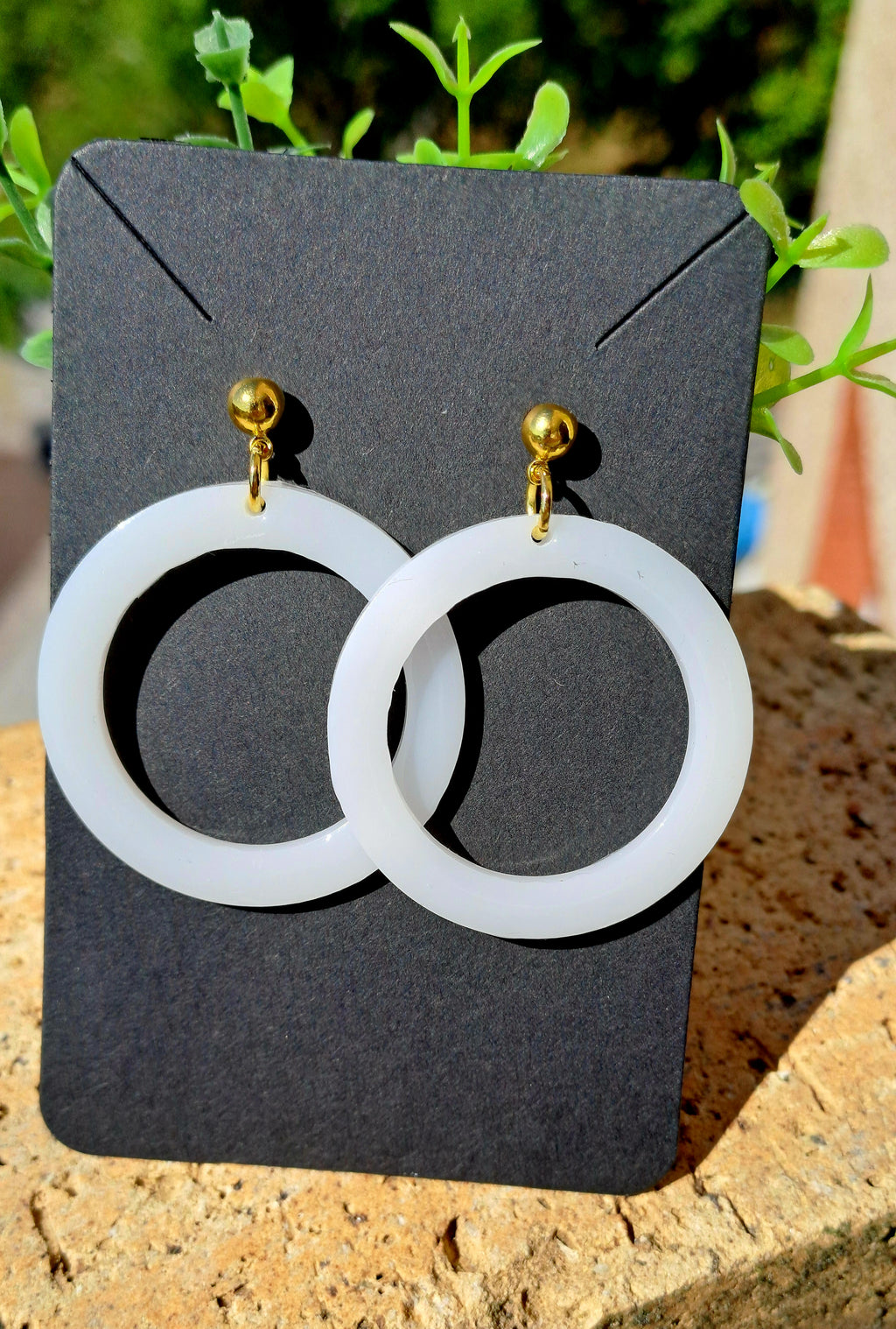 Boucles d'oreilles artisanales blanches