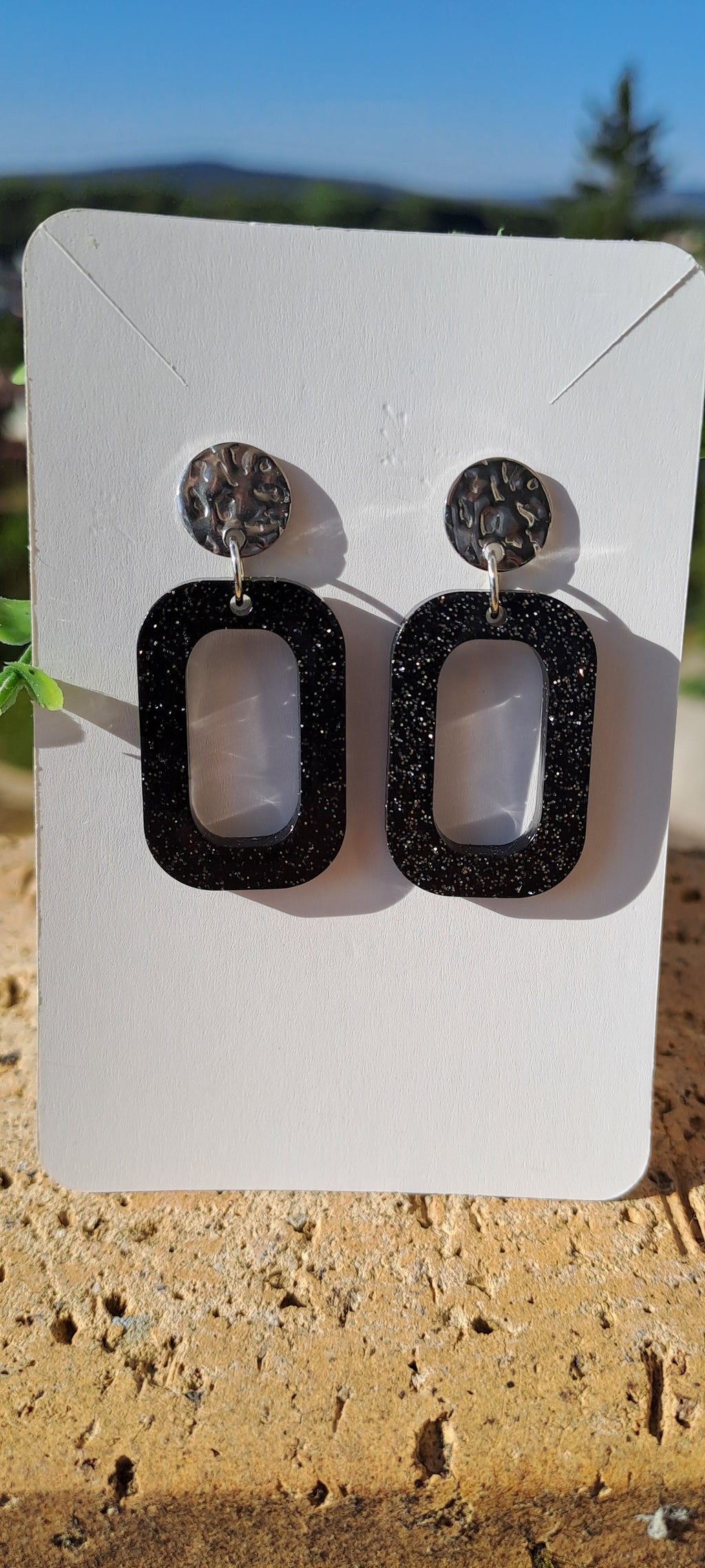 Boucles d'oreilles artisanales noir et paillettes grises