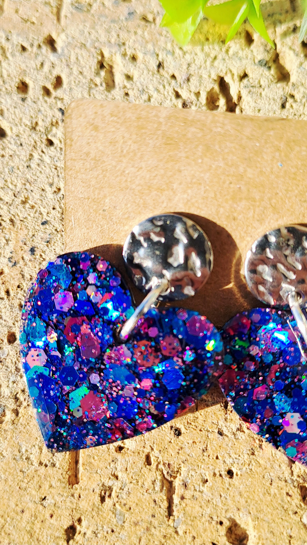 Boucles d'oreilles artisanales coeur bleu violet fushia