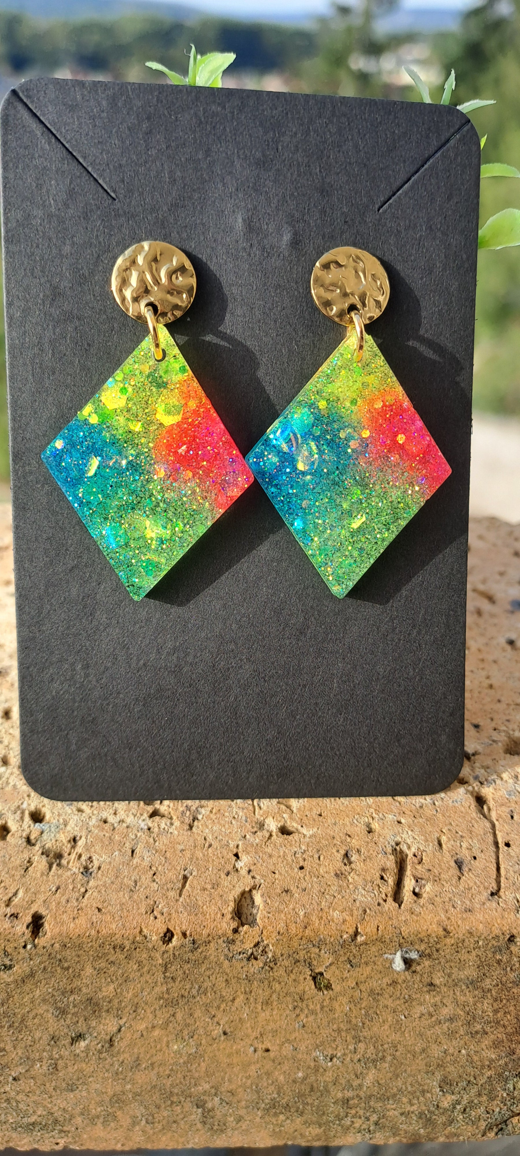Boucles d'oreilles artisanales losange fluo