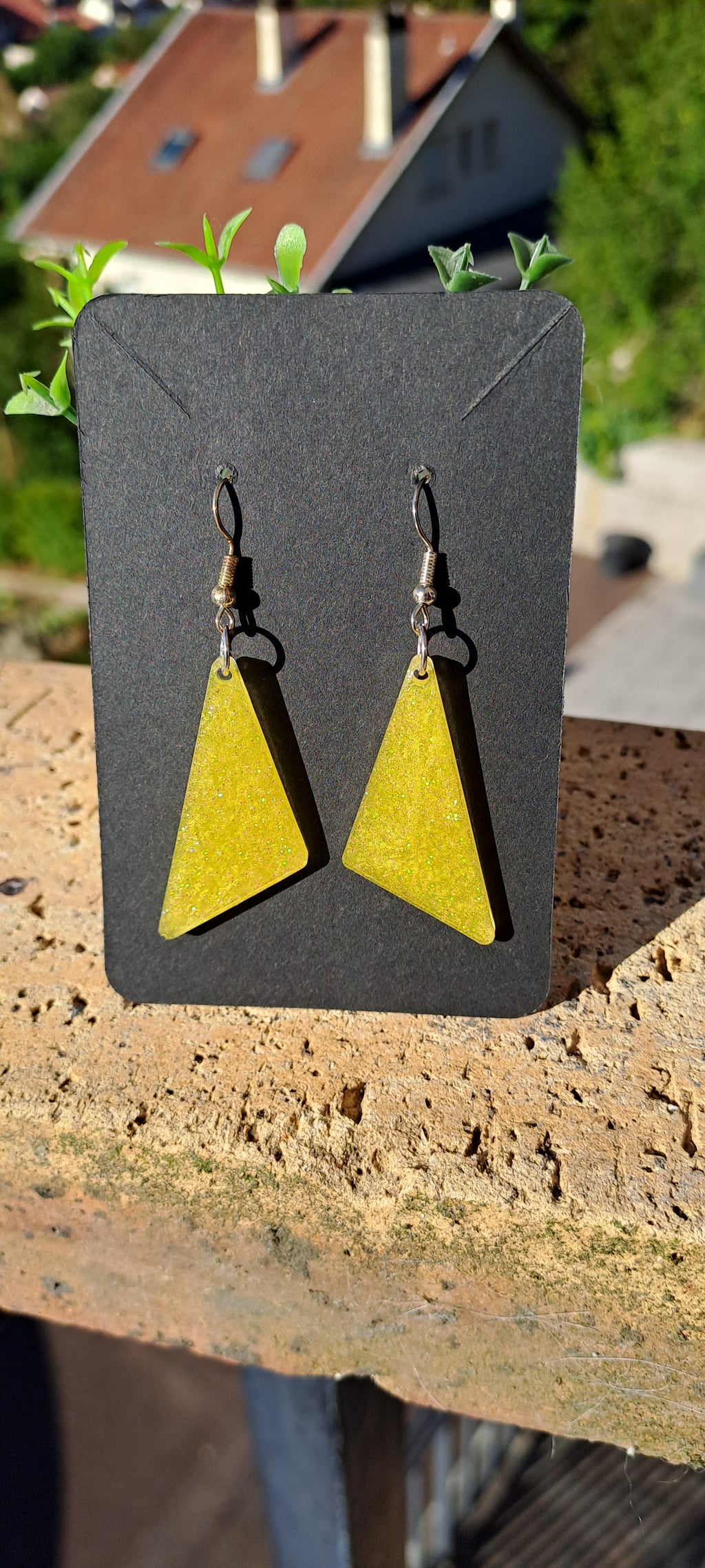 Boucles d'oreilles artisanales triangle jaune