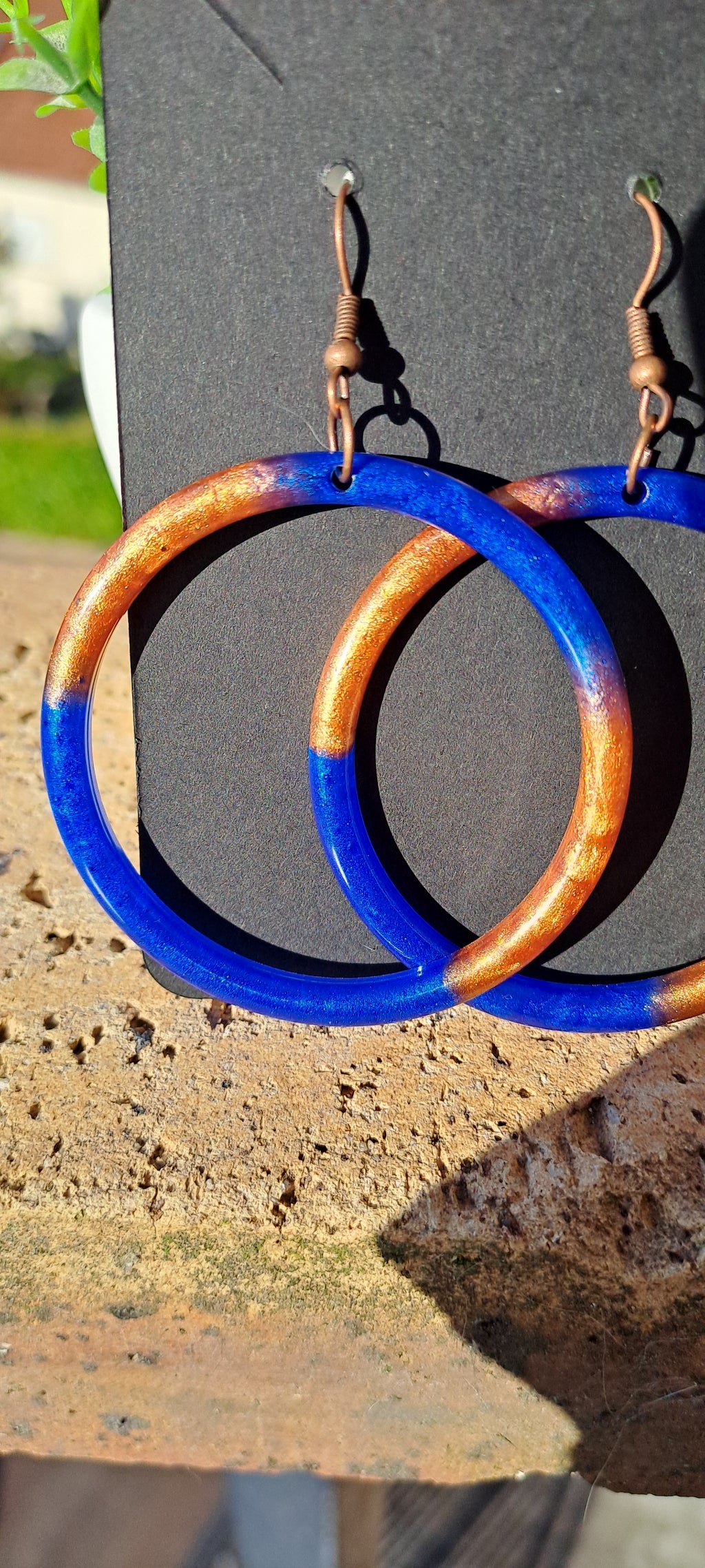 Boucles d'oreilles artisanales créoles bleu et cuivre