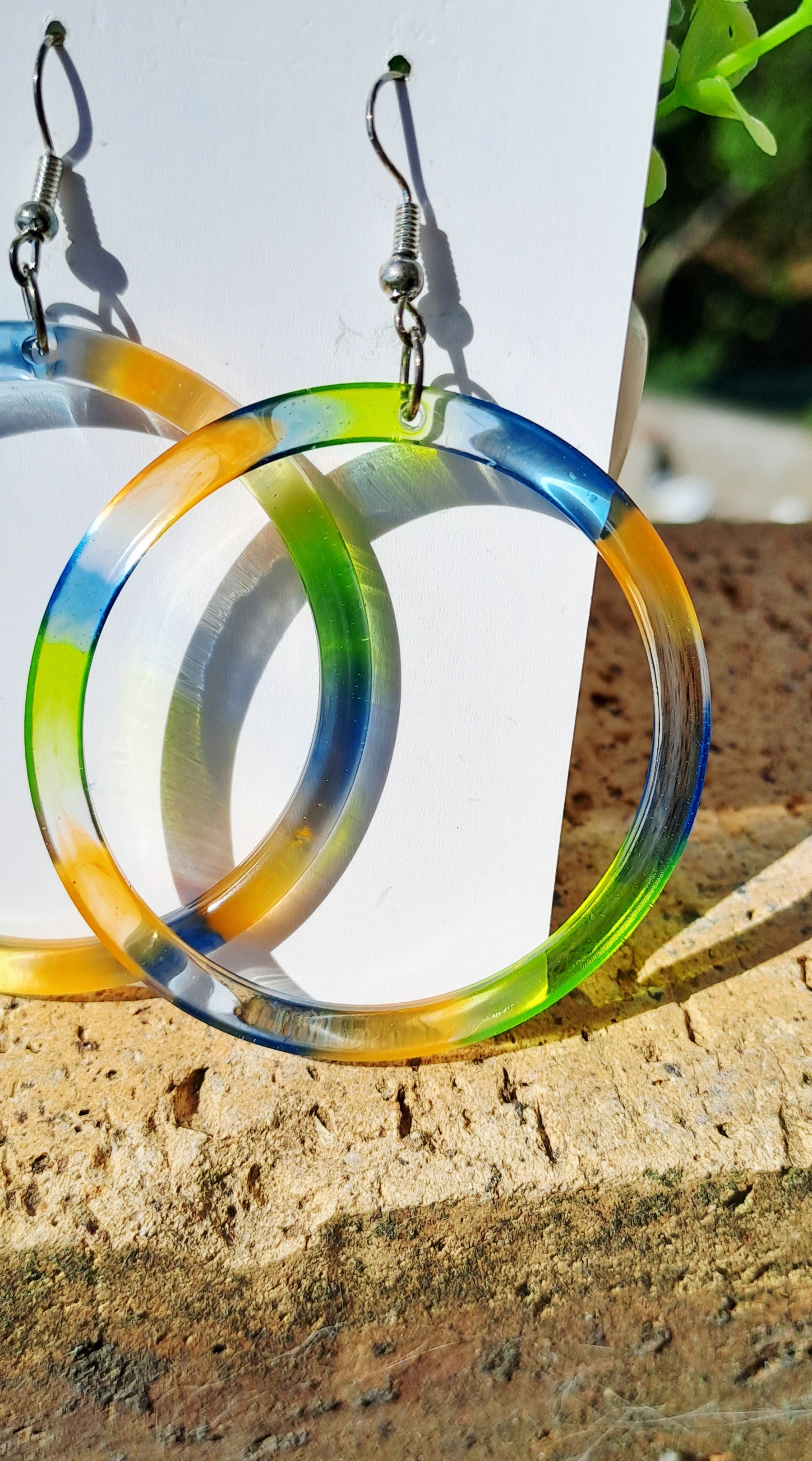 Boucles d'oreilles artisanales créoles multicolores
