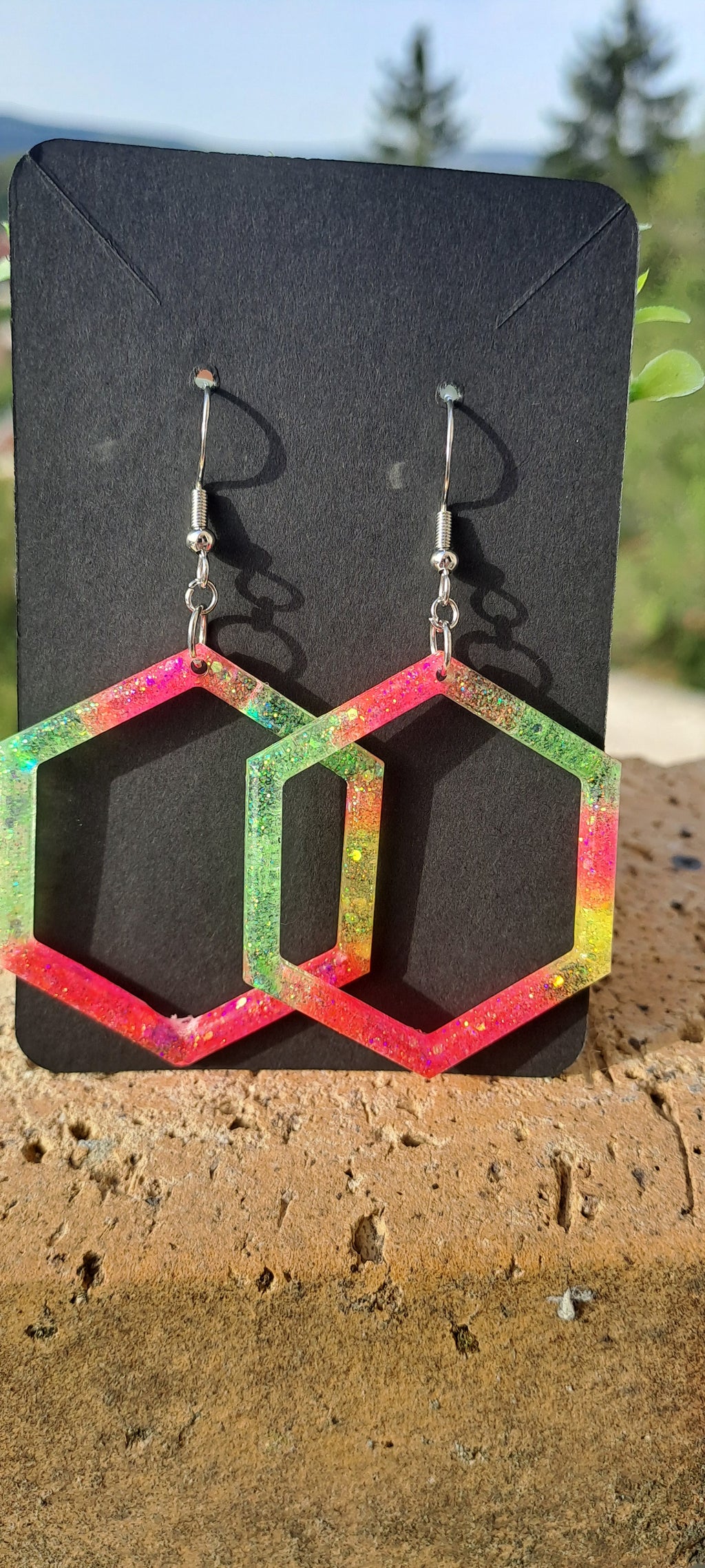 Boucles d'oreilles artisanales octogonale fluo