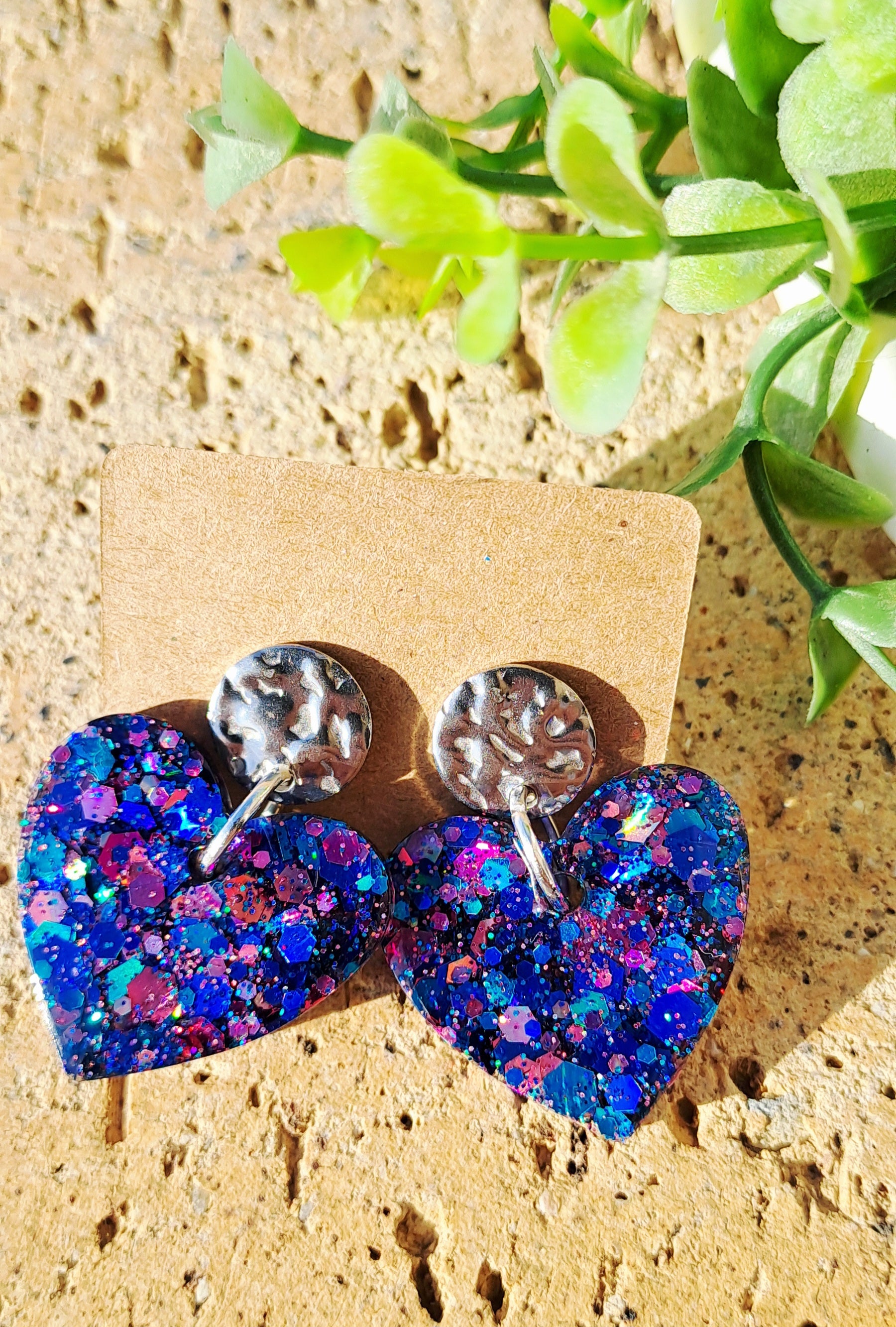 Boucles d'oreilles artisanales coeur bleu violet fushia