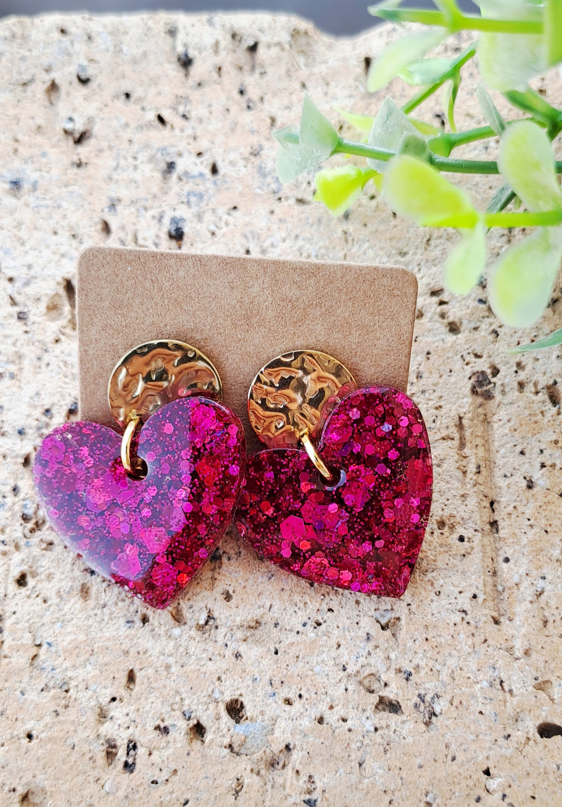 Boucles d'oreilles artisanales coeur fushia 🩷