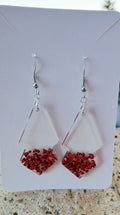 Boucles d'oreilles artisanales transparentes et éclats de pierre bordeaux