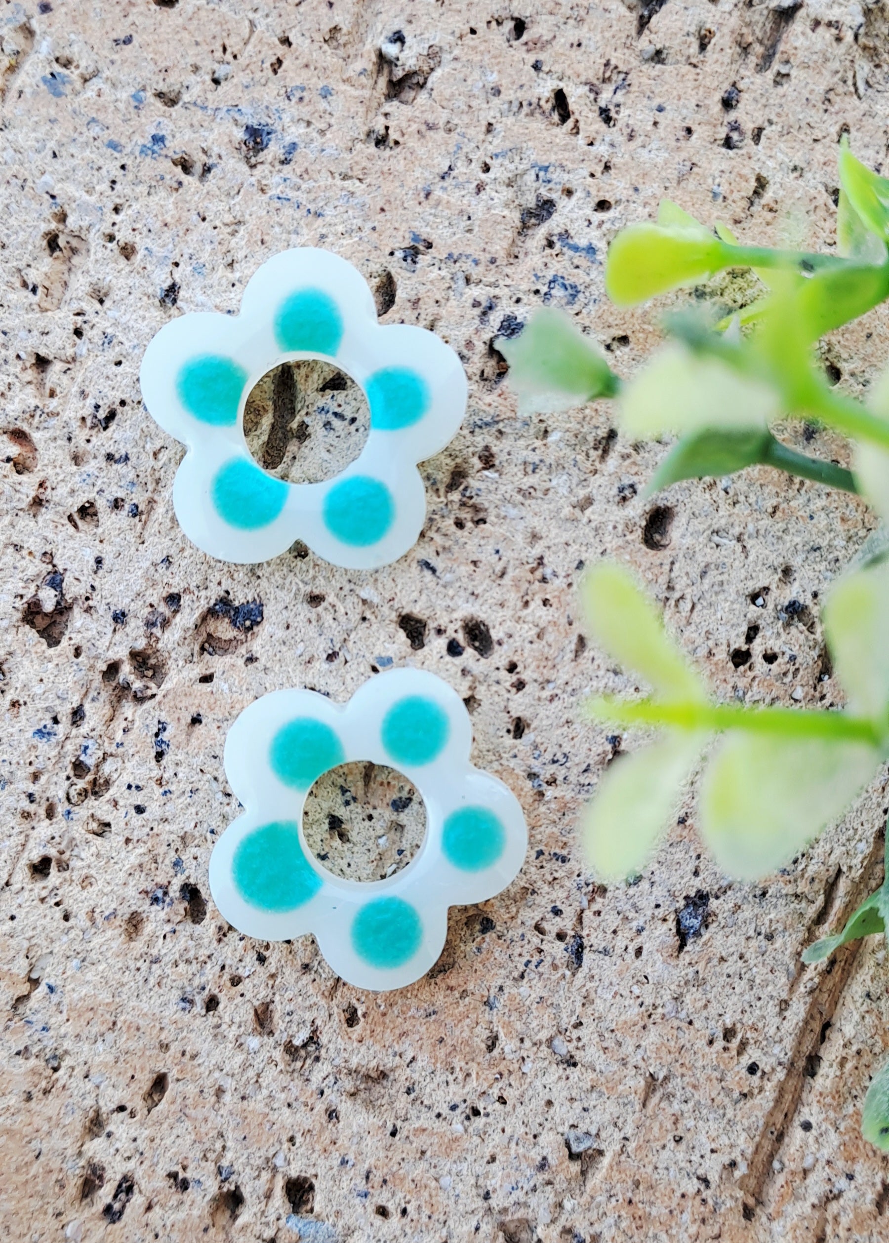 Pampilles fleurs turquoise et blanc