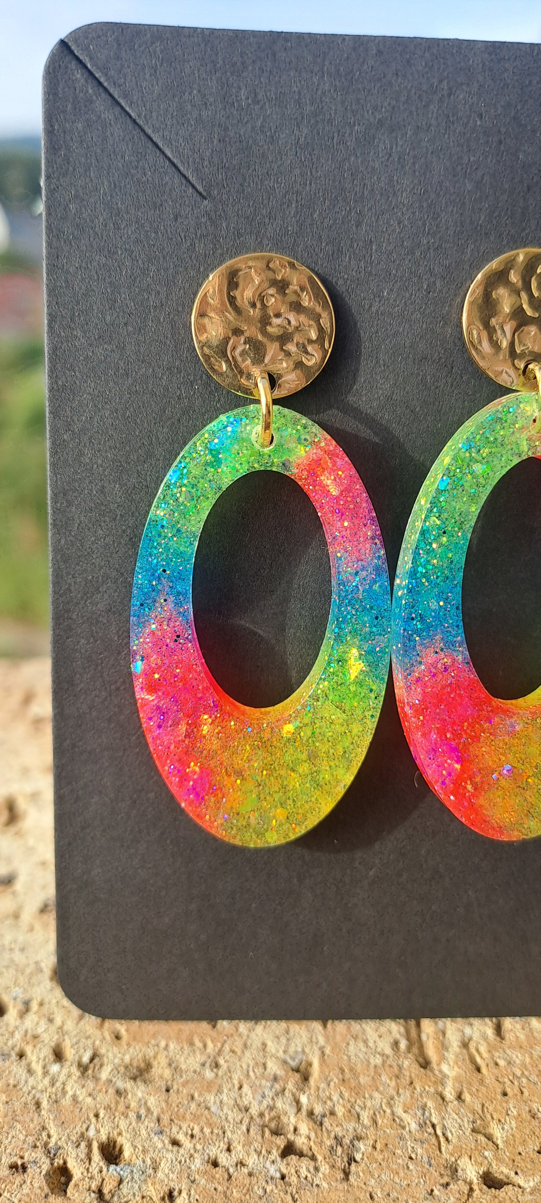 Boucles d'oreilles artisanales ovales fluo