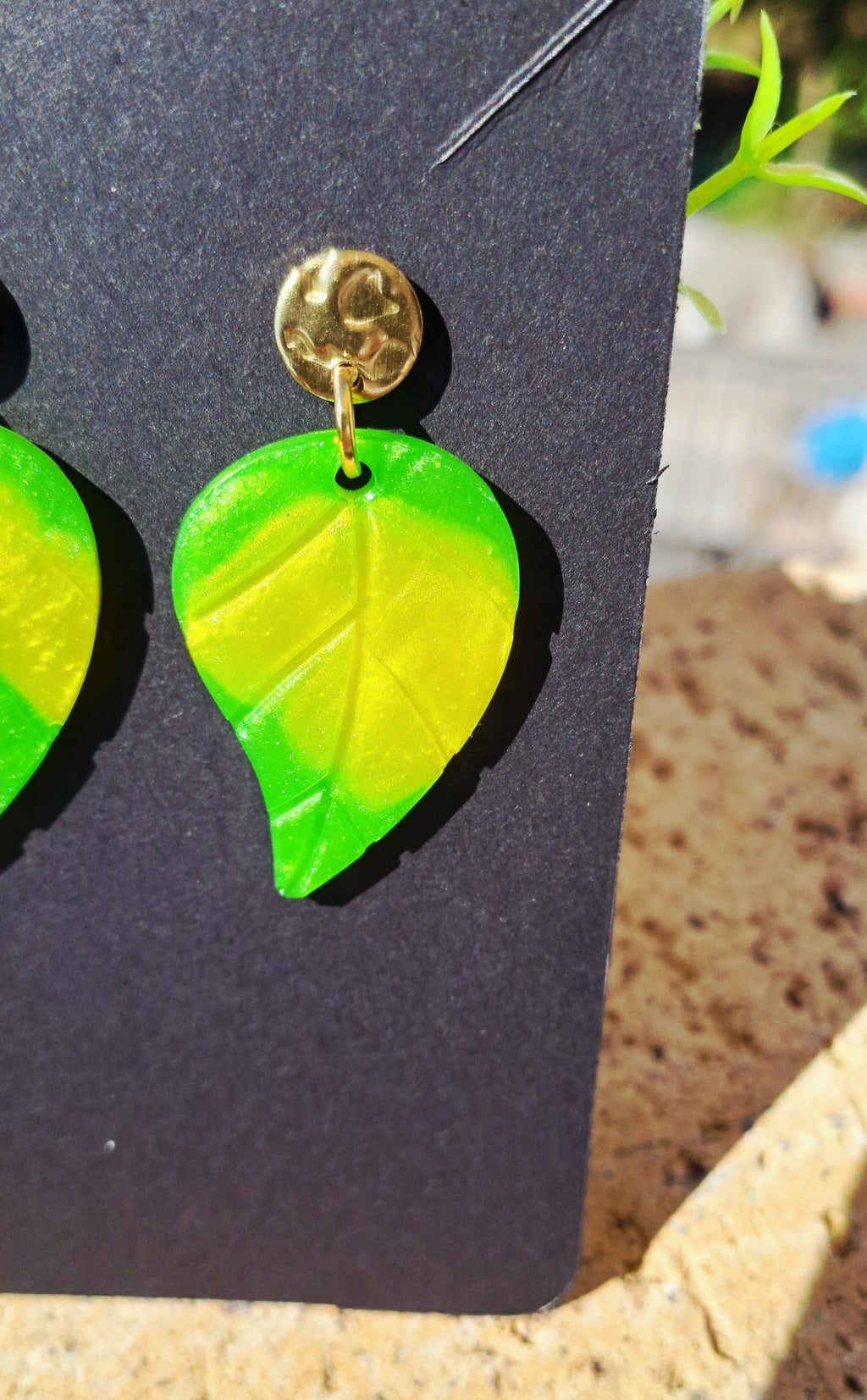 Boucles d'oreilles artisanales feuilles vert et jaune