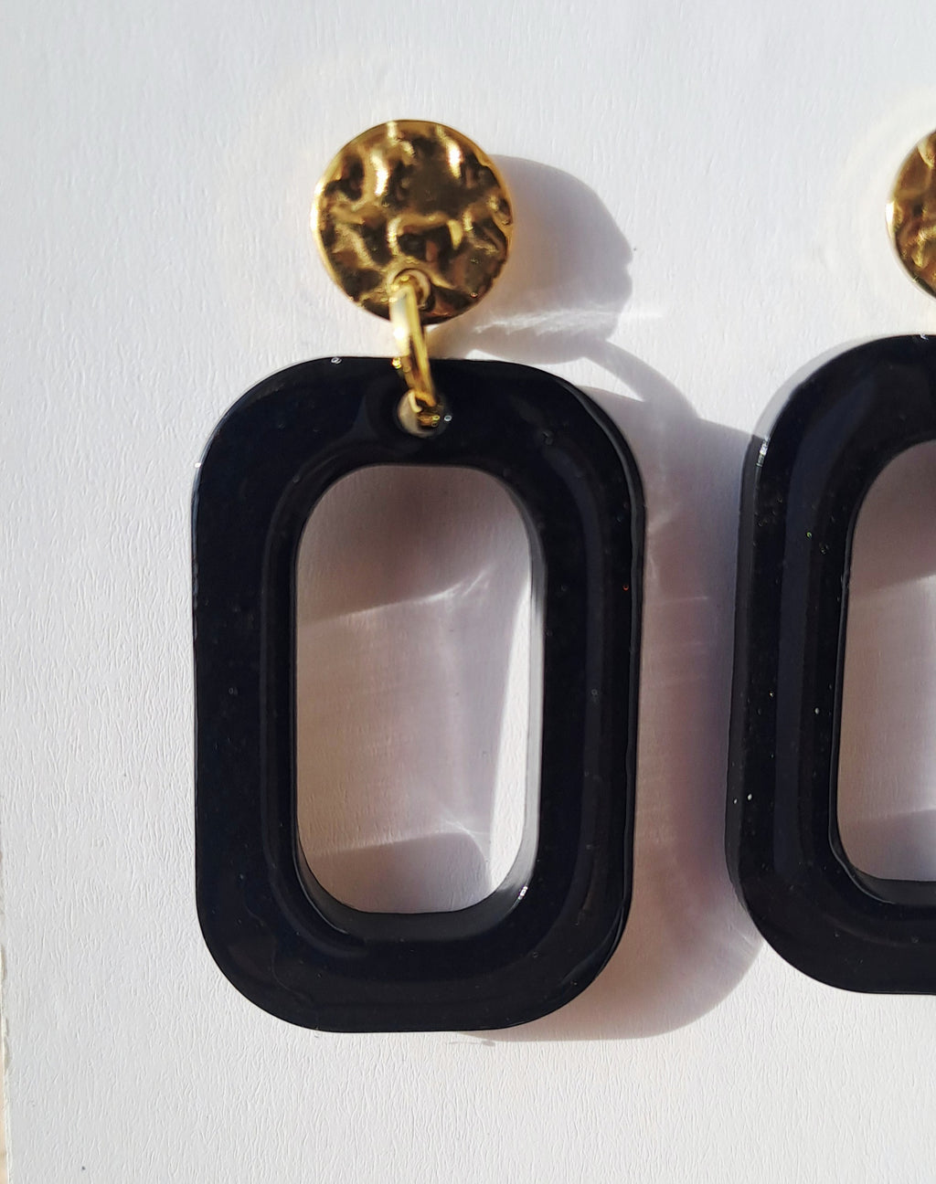 Boucles d'oreilles artisanales rectangulaire noires