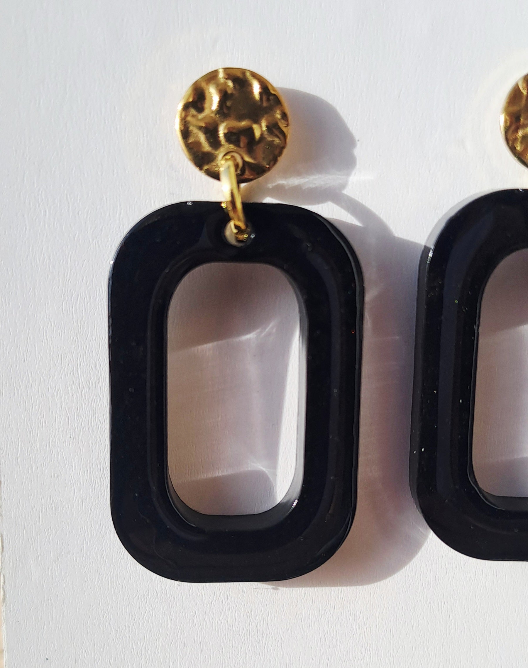 Boucles d'oreilles artisanales rectangulaire noires